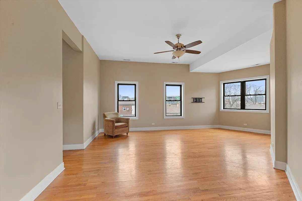 2 bed, 1100 sqft, $2,723 — Photo 1