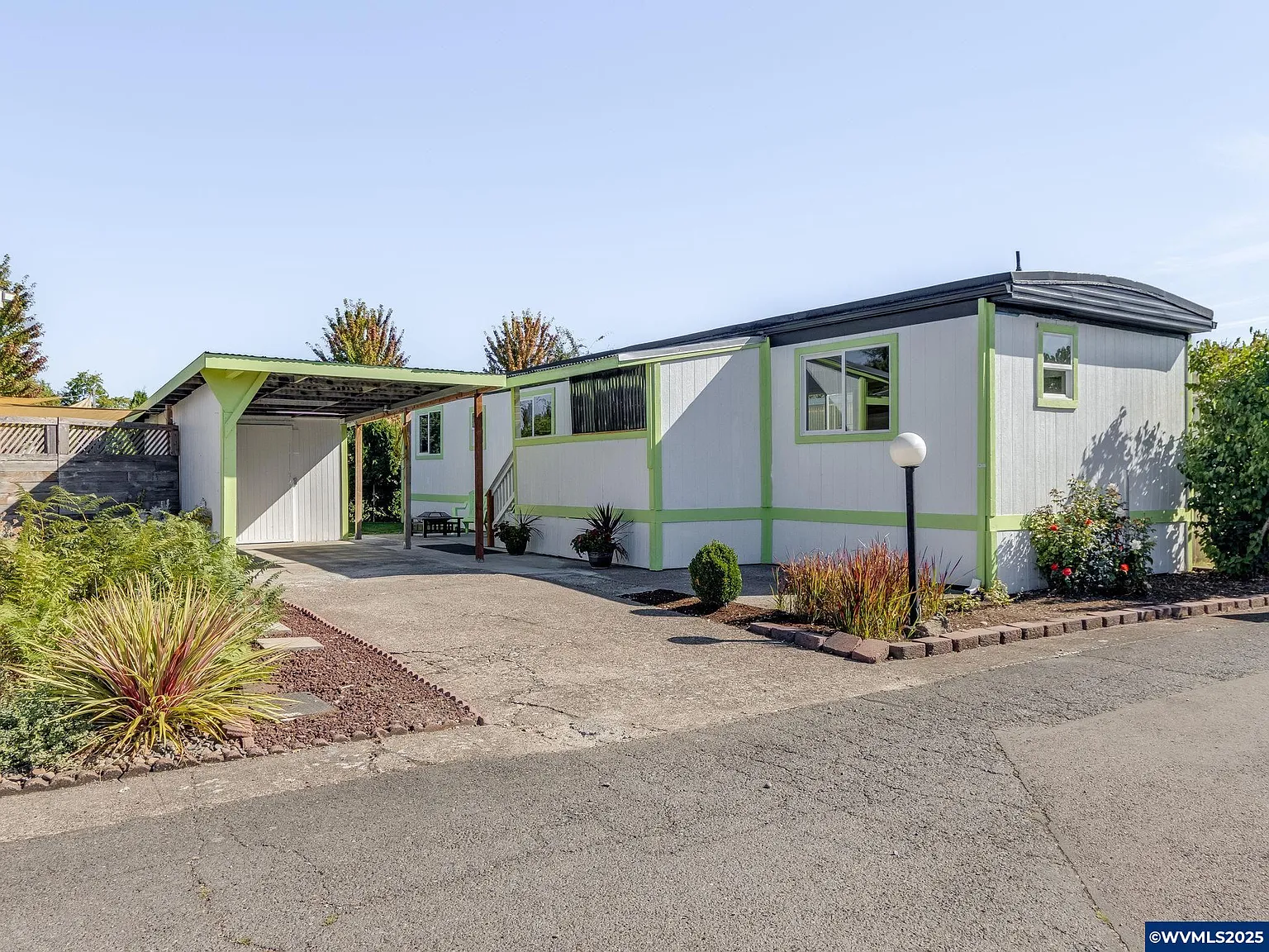 612 N Cascade Dr Unit 23 photo 1