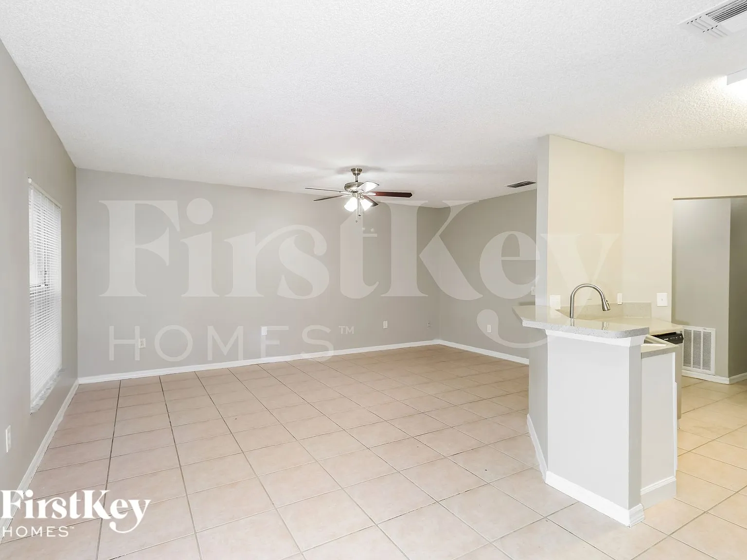 4 bed, 2.0 bath, 1300 sqft, $1,880 — Photo 3
