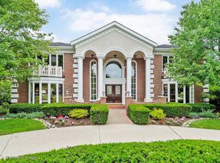 206 Saint Michael Ct, Oak Brook, IL 60523