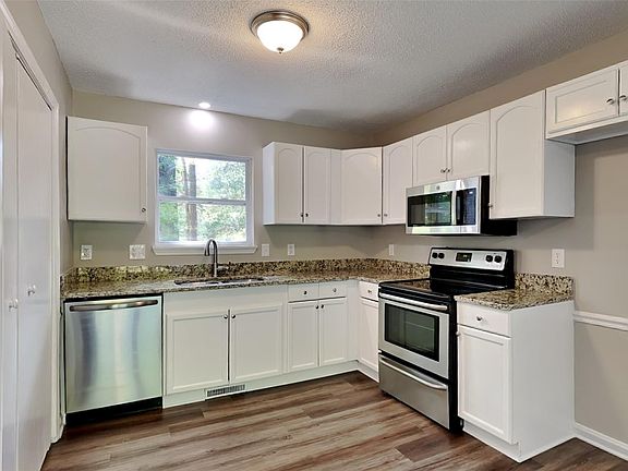 4th image of 9606 Buckskin Ln