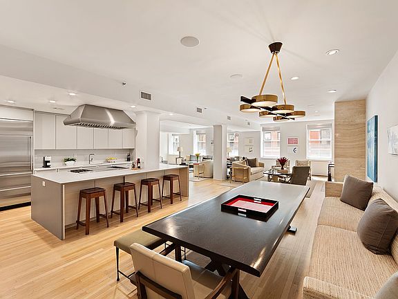 4th image of 31 N Moore St APT 2E