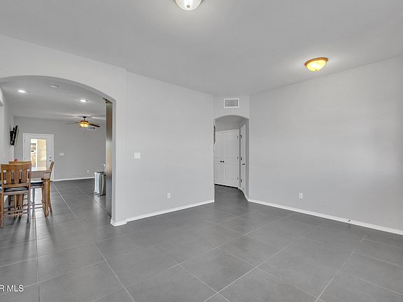 5th image of 14572 Christian Castle Ave