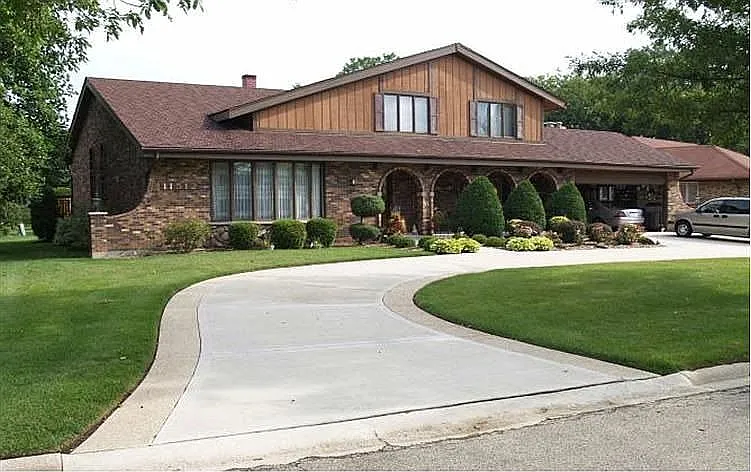 11512 Woodglen Ln photo 1