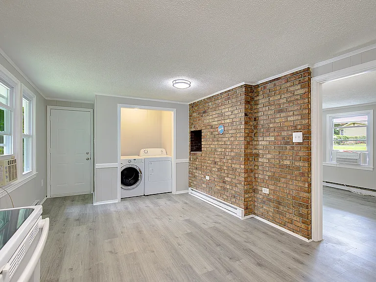 21 Robshire Manor Rd — Photo 17