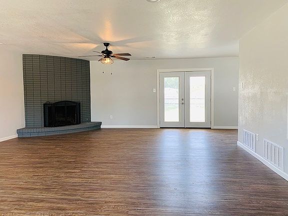 2nd image of 803 S Leon Ave