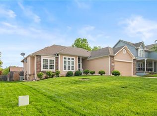 513 NE Hans Dr, Blue Springs, MO 64014