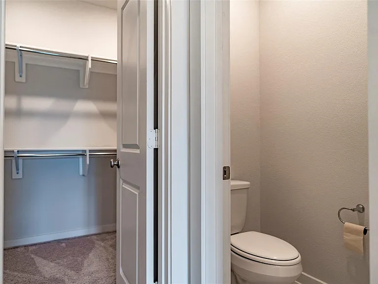 6526 Bramble Cove Ln — Photo 35