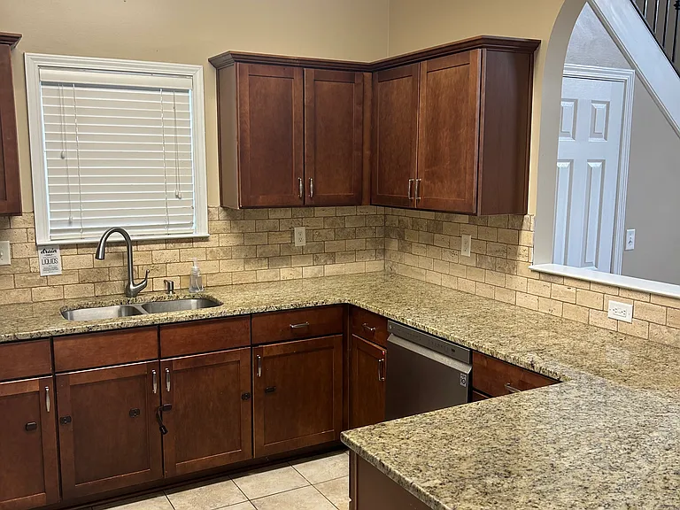 138 Harbor Creek Dr — Photo 5