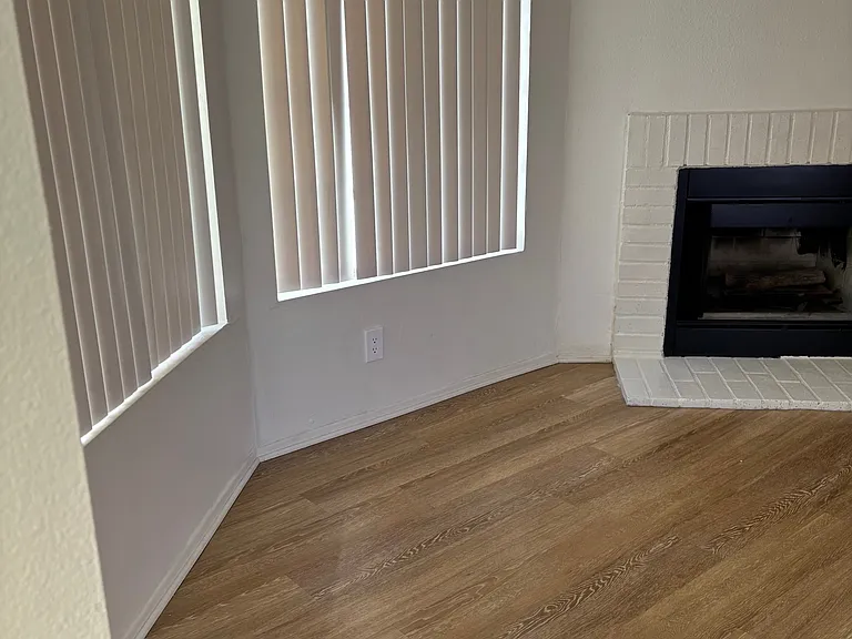 224 E Dexter St #12 — Photo 7