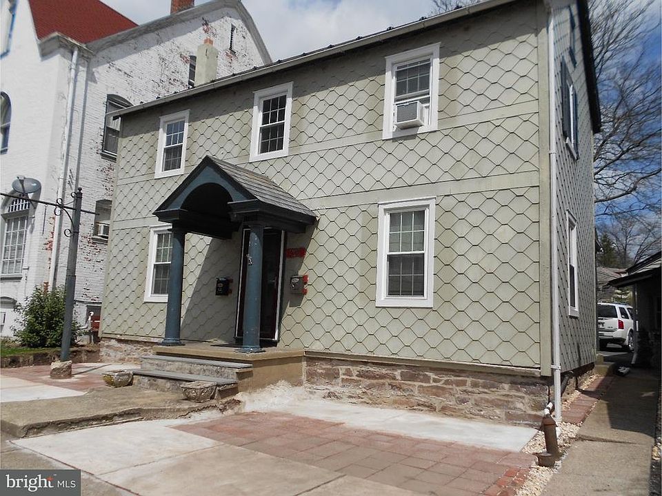1st image of 135 N Main St