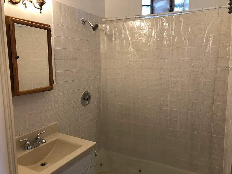 1222 W Grace St #2D — Photo 5