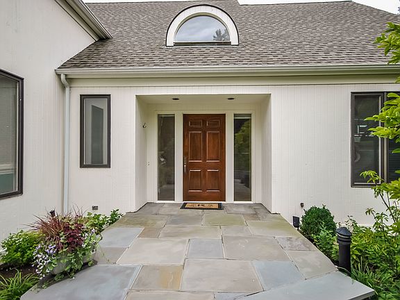 5th image of 5 Purchase Hills Dr