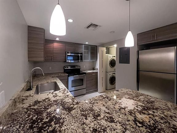 4th image of 64 Isle Of Venice Dr APT 14