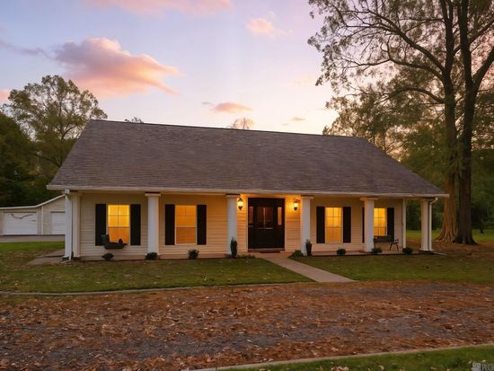 22470 Loving Dr, Denham Springs, LA 70726