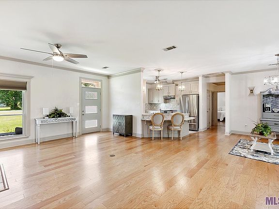 4th image of 44510 Teal Ave