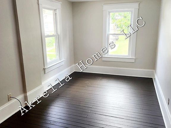 4th image of 351 Grand Ave