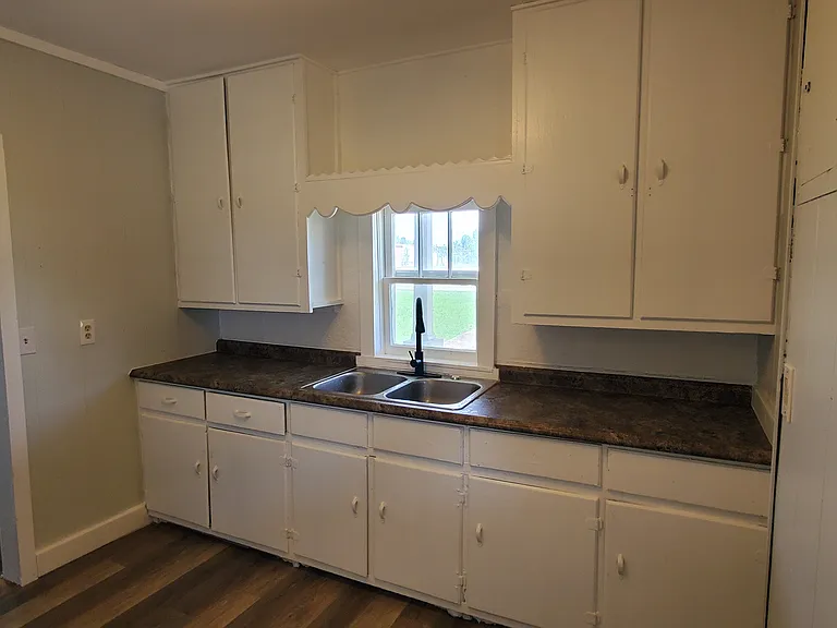 1001 W Main St — Photo 13