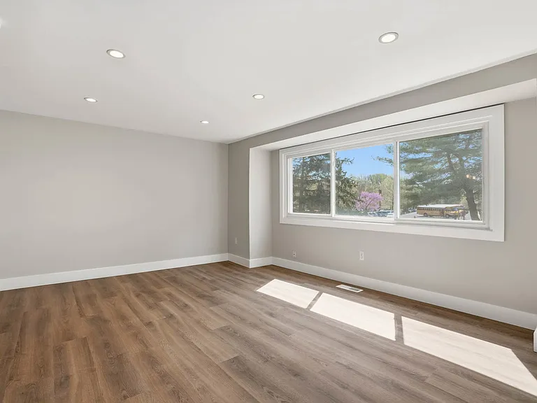 TONS OF NATURAL LIGHT
