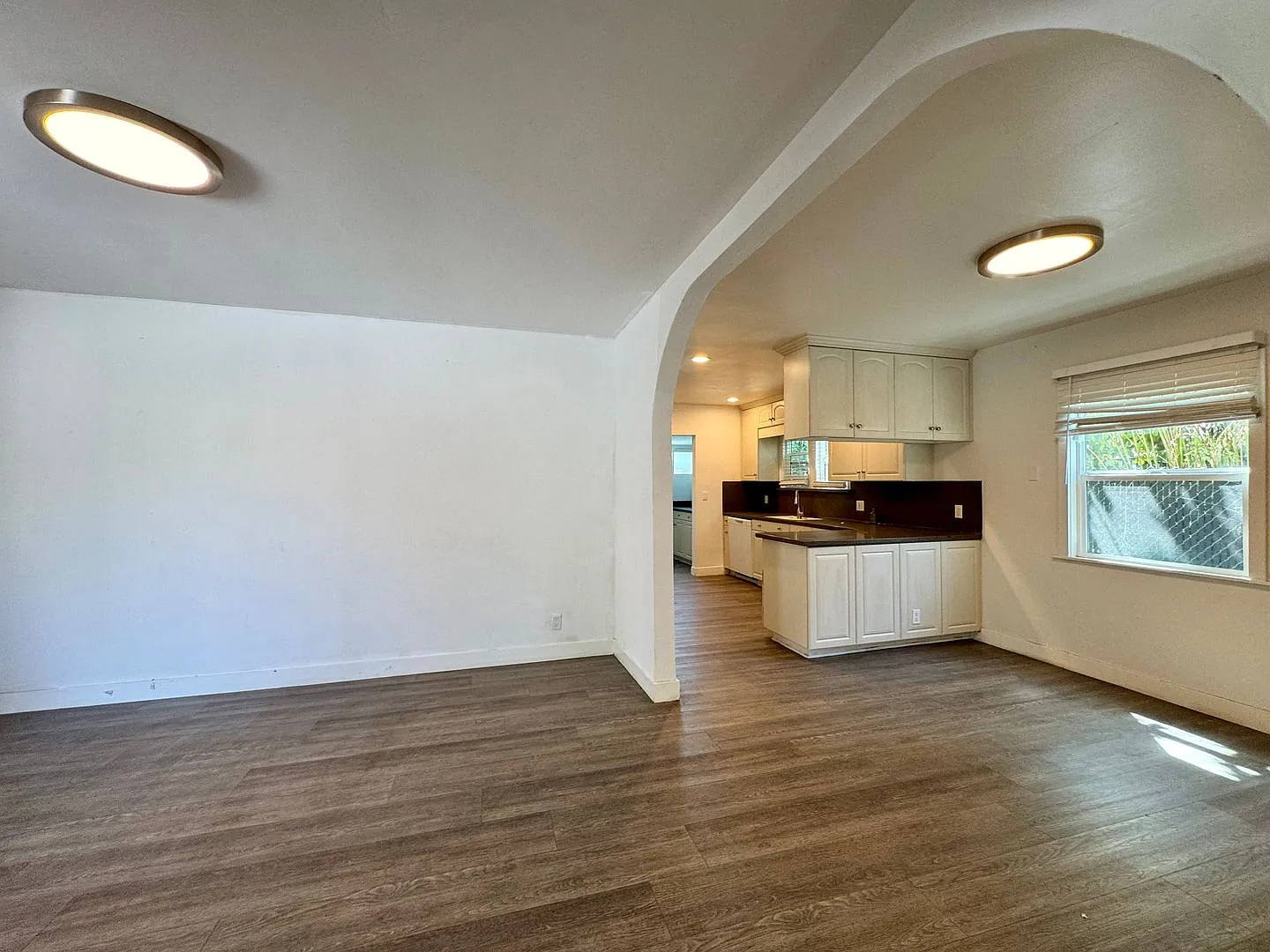 Three Bedroom, Two Bathroom Rosemead Front House — Photo 4