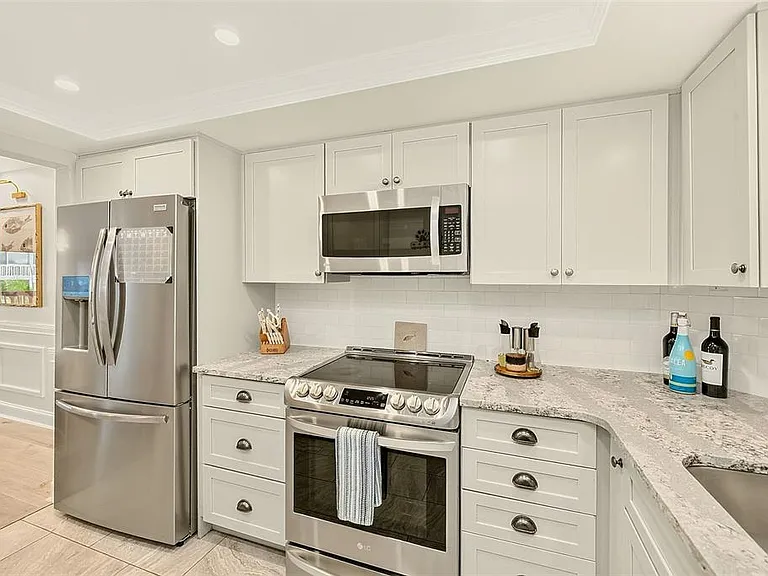 147 Bluff View Dr #304 — Photo 8