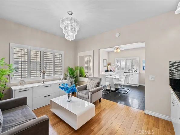 15053 Sherman Way Unit A, Los Angeles, CA 91405