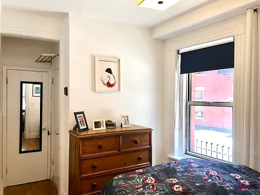 Rented by LJ Sloane Management | media 21