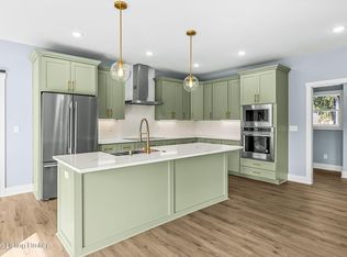 1100 Silvercrest Ln, Louisville, KY 40223