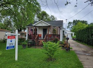 1166 Carman St, Burton, MI 48529