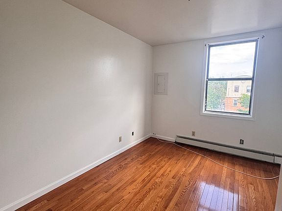 5th image of 47 Riverdale Ave #47