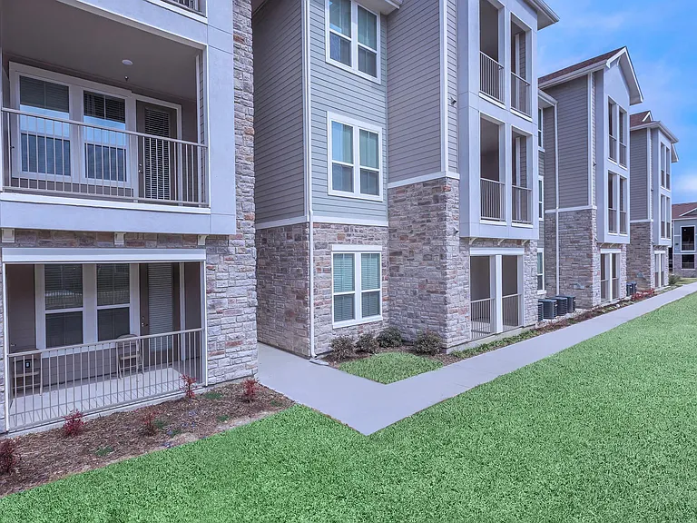 Alton Park Apartments — Photo 12