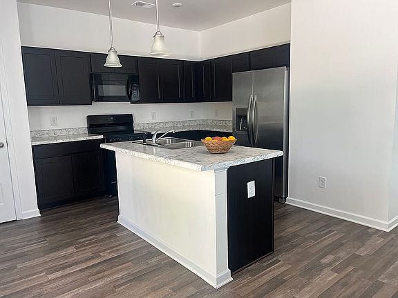3rd image of 56 Bennett Way SE