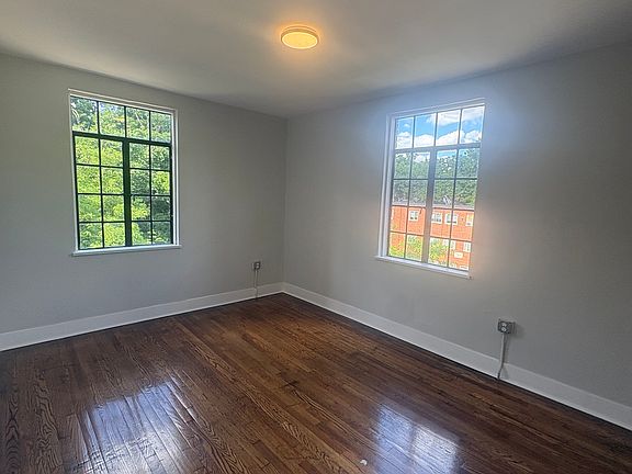 3rd image of 700 Chalfonte Pl APT 23
