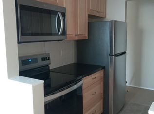 2180 Argyle Ave #403, West Vancouver, BC V7V 1A4