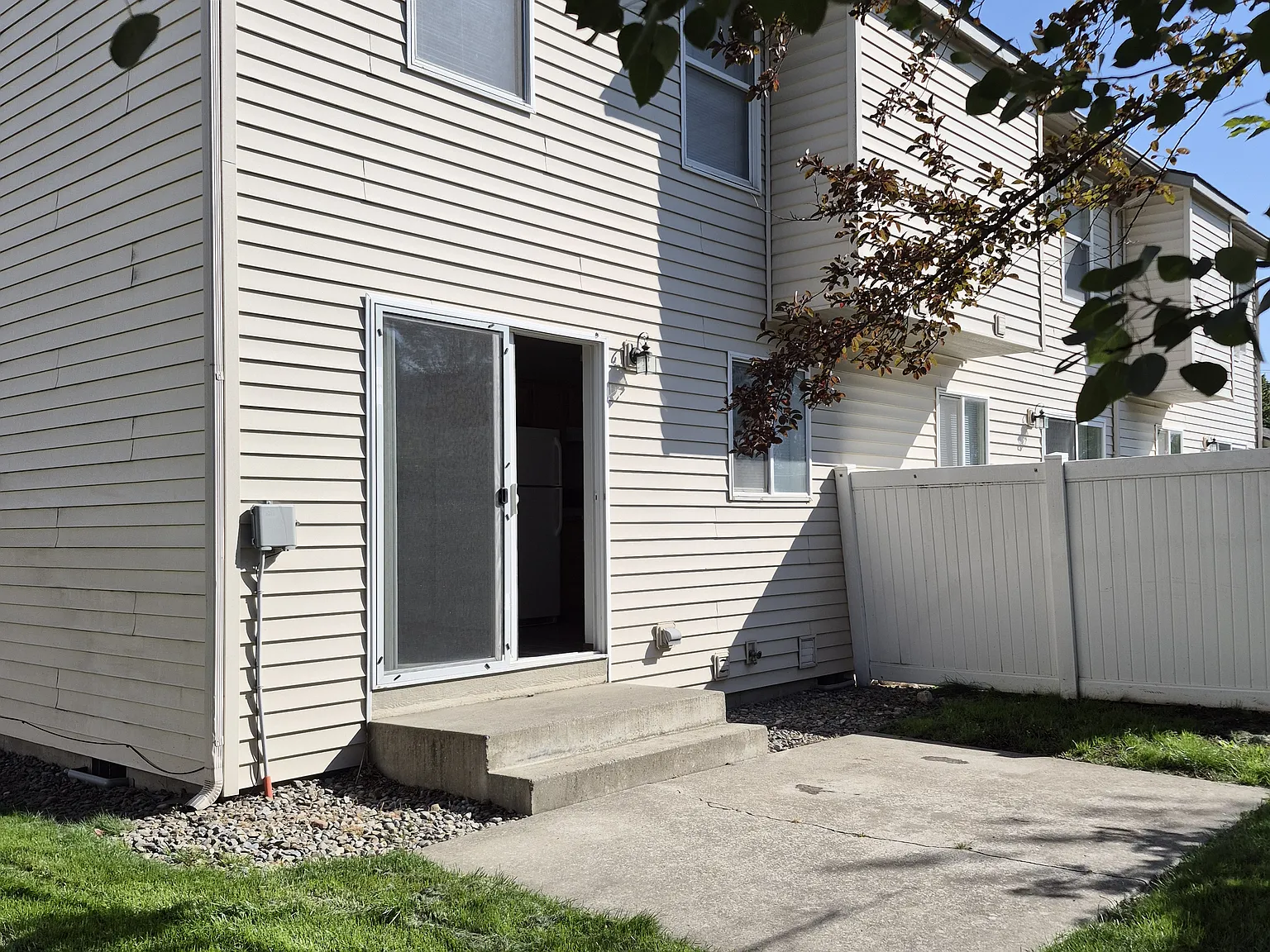 3 bed, $1,950 — Photo 3