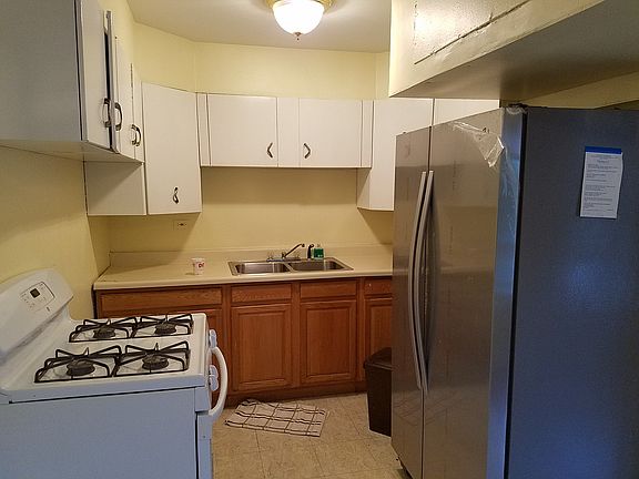 3rd image of 5355 N California Ave #209