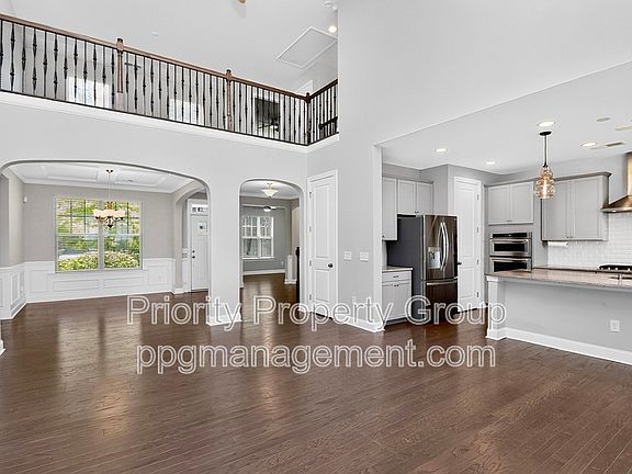 5th image of 16436 Palisades Commons Dr