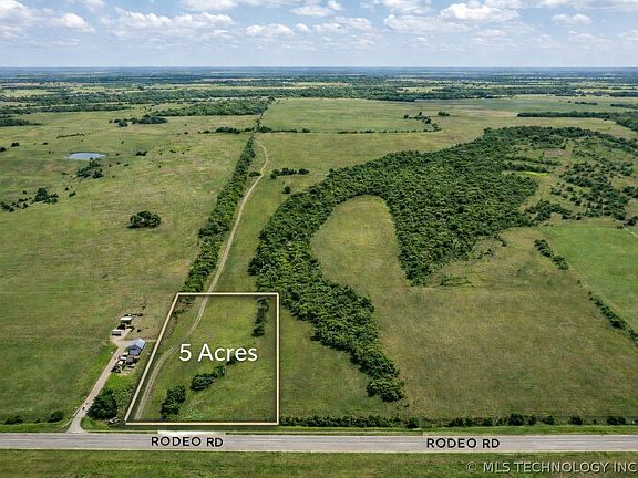 2nd image of 2 Rodeo Rd