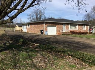 706 Shelly Ln, Rossville, GA 30741