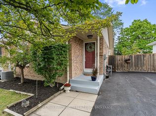 68 Barrington Dr, Welland, ON L3C 5Z9
