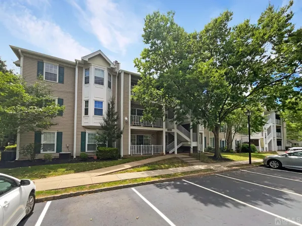 40 Brighton Way, North Brunswick, NJ 08902