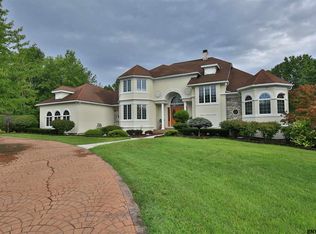 1225 Milton Keynes Dr, Niskayuna, NY 12309