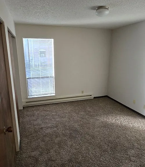230 W Broadway St — Photo 4