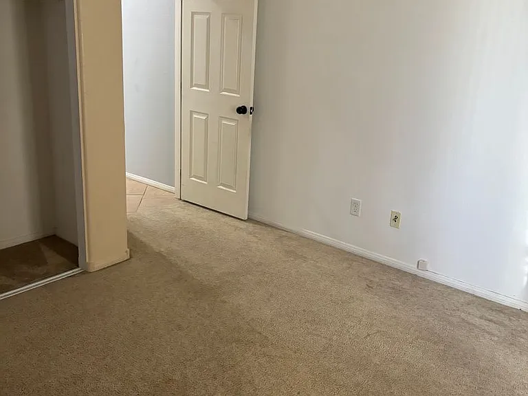 11425 Drappo Ave — Photo 14