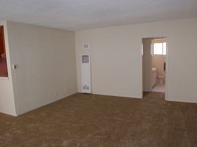 3rd image of 1533 N Hayworth Ave APT 203