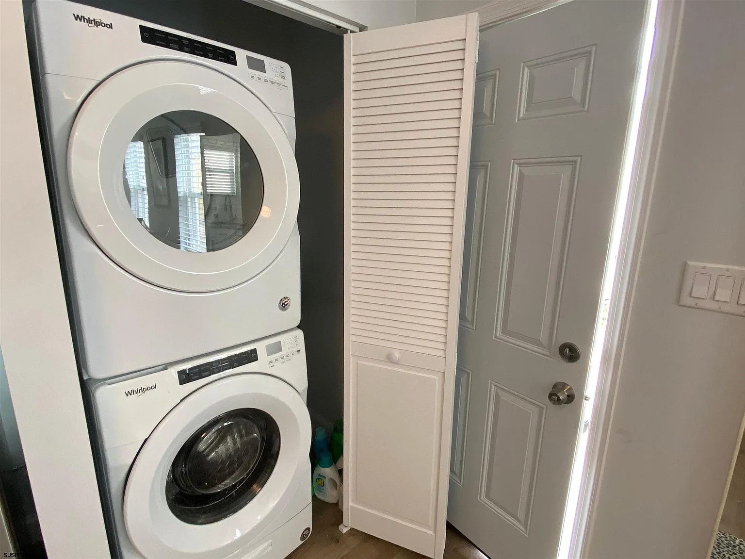 3 bed, 1.0 bath, $2,500 — Photo 4