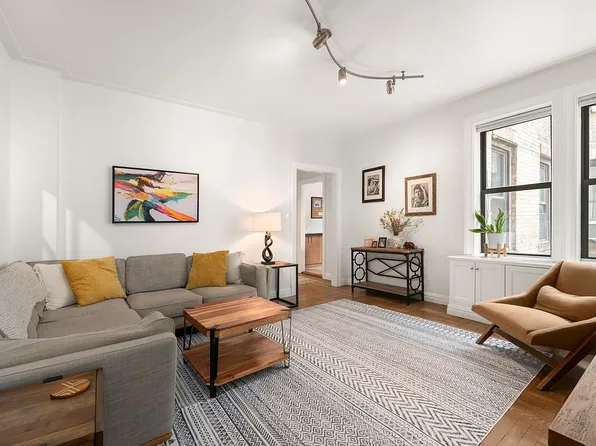 222 E 82nd St APT 5E, New York, NY 10028