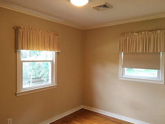5th image of 520 Clifford Dr