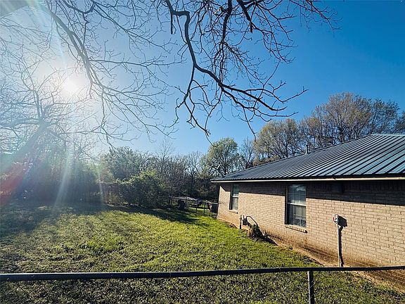 2nd image of 735 Anderson Rd