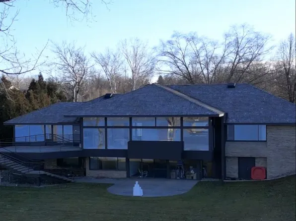 6134 Rue Du Lac, West Bloomfield, MI 48323